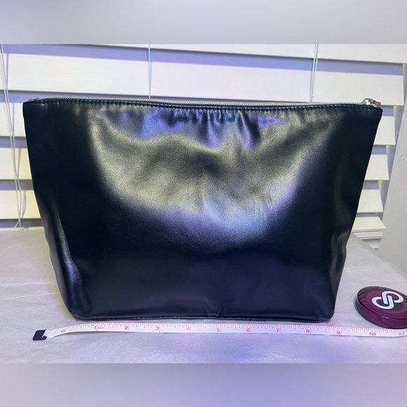 EUC Juicy Couture cosmetic bag - Picture 4 of 8